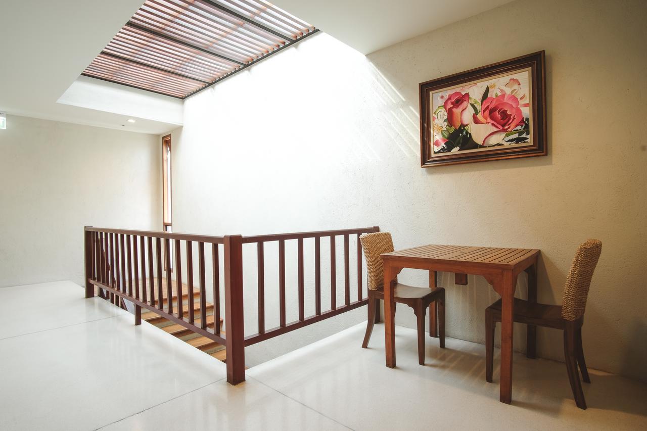 Tapae Gate Villa Чиангмай Экстерьер фото